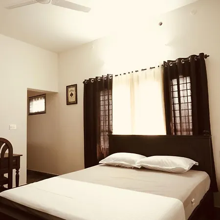 Daffodils Inn Alappuzha Exterior photo
